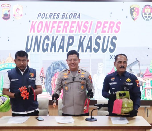 Polres Blora Bongkar Dugaan Pengoplosan LPG Subsidi, Satu Orang Ditangkap Tiga Masuk DPO Petugas Polres Blora menunjukkan barang bukti yang diamankan dalam pengungkapan dugaan pengoplosan LPG subsidi di Kabupaten Blora (dok. Polres Blora)