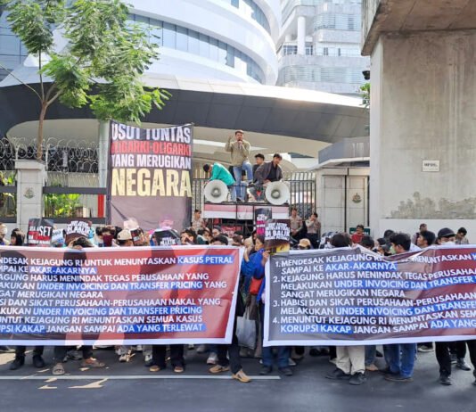 JAMPER Soroti Kasus Petral, Kejagung Diminta Kejar Aktor Utama dan Pulihkan Kerugian Negara Jaringan Mahasiswa Peduli Rakyat (JAMPER) menyampaikan sikap terkait penanganan kasus dugaan korupsi Petral di Jakarta. Foto: Istimewa