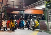 Menikmati 24 Jam di Atas Aspal, Touring Komunitas Vespa Menuju Jogja Scooter Parade 2026 Bukan Soal Cepat Sampai Rombongan BK Scooter Indonesia (BKSI) bersama Scootnelis berfoto sebelum memulai touring dari Depok menuju Yogyakarta untuk menghadiri Jogja Scooter Parade 2026. Foto: Harnas.id