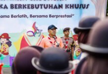 Denny Mulyadi: Tak Ada Anak yang Tertinggal di Pramuka, Semua Punya Ruang untuk Berkembang Sekda Kota Bogor Denny Mulyadi membuka kegiatan Latihan Gabungan dan Gebyar Pramuka Berkebutuhan Khusus di SDN Papandayan, Bogor. Foto: Pemkot Bogor
