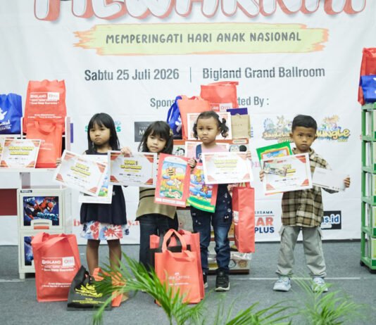Hari Anak Nasional di BiglandOtel Sentul Tak Sekadar Lomba, Anak dan Orang Tua Diajak Belajar Sambil Bermain Peserta Lomba Mewarnai Hari Anak Nasional Mengikuti Kegiatan di Bigland Grand Ballroom BiglandOtel Sentul (Dok. BiglandOtel Sentul)