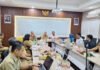 Cakupan Jamsostek Kota Bogor Masih Dikejar, Pemkot Pastikan Perlindungan Pekerja Tetap Jadi Prioritas Sekda Kota Bogor Denny Mulyadi Mengikuti Rakor dan Monitoring Evaluasi Program BPJS Ketenagakerjaan Bersama Kemendagri Secara Daring (Dok. Pemkot Bogor)