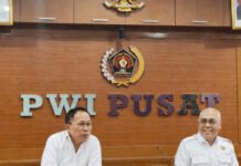 Gandeng Big Tech Hingga Festival UMKM, PWI Fest 2026 Siap Digelar di Jakarta Desember Mendatang Ketua Umum PWI Pusat Akhmad Munir saat menyampaikan keterangan terkait pelaksanaan PWI Fest 2026 di Jakarta. (Dok. PWI)