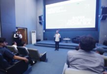Dedie Rachim Buka Peta Tantangan Masa Depan, Anak Muda Diminta Tak Hanya Sibuk Urusan Politik Dedie Rachim saat menyampaikan materi pada seminar kepemimpinan generasi muda di Kota Bogor (dok. Pemkot Bogor)