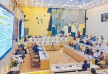 Komisi II DPR RI Buka Ruang Curhat Daerah, Dedie Rachim Ikuti Pembahasan Sejumlah Usulan Strategis Wali Kota Bogor mengikuti rapat kerja dan RDPU Komisi II DPR RI secara daring dari Balai Kota Bogor (dok. Pemkot Bogor)