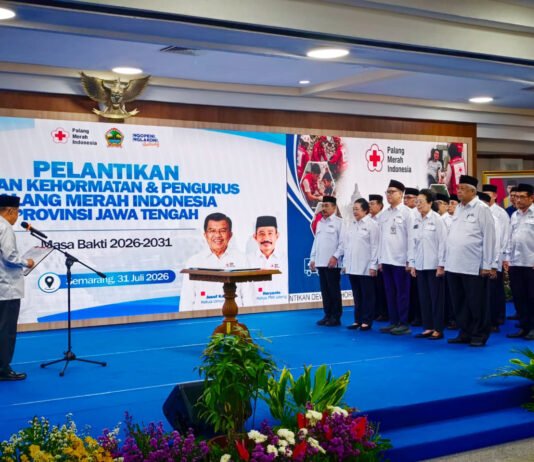 JK Ingatkan PMI Jateng Tak Boleh Lambat, Banjir hingga Kekeringan Sudah Menunggu Ketua Umum PMI Jusuf Kalla melantik Haryanto sebagai Ketua PMI Provinsi Jawa Tengah periode 2026-2031 di Semarang. (Dok. PMI)