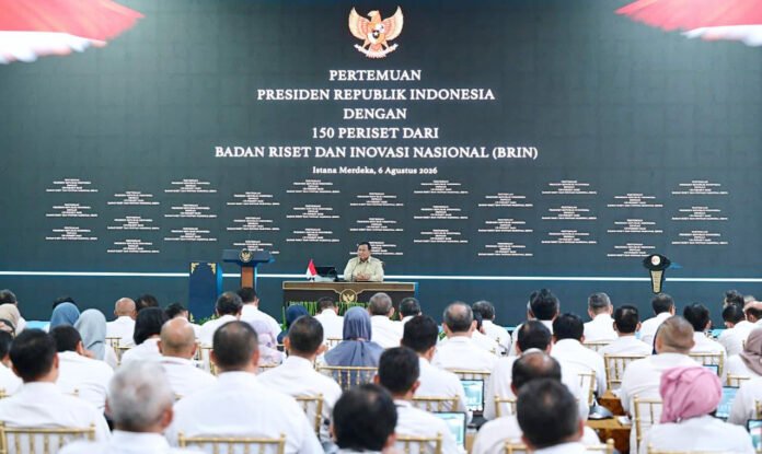 Presiden Prabowo Subianto bersama para periset BRIN dalam pertemuan di Istana Kepresidenan Jakarta. Foto: Web Setneg Presiden Prabowo Subianto bersama para periset BRIN dalam pertemuan di Istana Kepresidenan Jakarta. Foto: Web Setneg