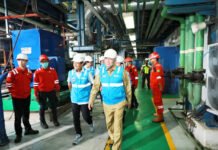 Gubernur Kalsel Cek Langsung PLTU Asam-Asam, Target Listrik Kalselteng Mulai Pulih Bertahap Gubernur Kalimantan Selatan H. Muhidin bersama Forkopimda meninjau proses perbaikan di PLTU Asam-Asam, Kabupaten Tanah Laut. (Dok. Biro Adpim)