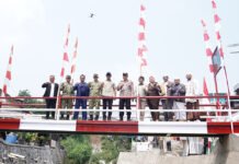 Jembatan 15,3 Meter di Pasir Jaya Diresmikan, DPRD Kota Bogor Soroti Dampaknya ke Warga Wakil Ketua II DPRD Kota Bogor Zenal Abidin bersama sejumlah pihak saat peresmian Jembatan Garuda King Ago Batu Tapak di Pasir Jaya. Foto: Humpro