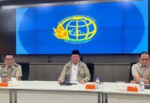 Nusron Soroti Laut Mulai Dikaveling, ATR/BPN Ingatkan Praktik di Batam hingga Daerah Lain Tak Bisa Dibiarkan Menteri ATR/BPN Nusron Wahid menyampaikan keterangan mengenai penataan ruang laut dalam konferensi pers. (Dok. ATR/BPN)
