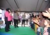 Polri Hadirkan Kepedulian, Berikan Trauma Healing bagi Pengungsi Gempa di Maumere
