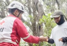 Kebakaran Kawah Wadon Gunung Gede, PMI Siagakan Posko Medis untuk Petugas Pemadam Tim medis PMI Cianjur menyiagakan pelayanan kesehatan bagi petugas dan relawan di jalur pendakian Gunung Gede. (Dok. PMI Cianjur)