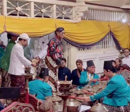 Risalah Maulid Kiai Wardan dan Jejak Islam Modernis di Tengah Tradisi Sekaten Suasana Masjid Gedhe Kauman dan rangkaian tradisi Sekaten di Yogyakarta. Foto: Dok. dinaskebudayaandiy