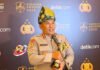Green Policing Antar Kombes Eko Budhi Raih Hoegeng Awards 2026, Dari Jaga Kamtibmas hingga Rawat Lingkungan Kombes Pol. Eko Budhi Purwono menerima penghargaan Hoegeng Awards 2026 kategori Polisi Berdedikasi di Jakarta (dok. Polri)