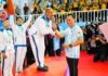 Kapolri Tutup Kapolri Cup 2026, Turnamen Selesai Tapi Misi Cetak Atlet Belum Usai Kapolri Jenderal Listyo Sigit Prabowo menutup Kejuaraan Bulu Tangkis Kapolri Cup 2026 di GOR Universitas Negeri Jakarta. (Dok. Polri)