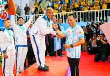 Kapolri Tutup Kapolri Cup 2026, Turnamen Selesai Tapi Misi Cetak Atlet Belum Usai Kapolri Jenderal Listyo Sigit Prabowo menutup Kejuaraan Bulu Tangkis Kapolri Cup 2026 di GOR Universitas Negeri Jakarta. (Dok. Polri)