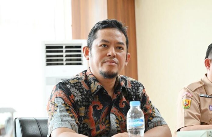 Anggota Komisi III DPRD Kota Bogor Angga Alan Surawijaya menyampaikan pandangan terkait revitalisasi Terminal Bubulak dan penataan transportasi kawasan barat Bogor. (Dok Humpro DPRD Kota Bogor)