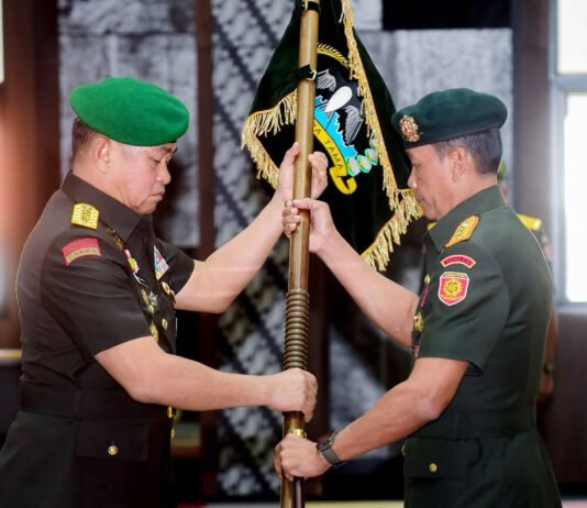 Tiga Yonif Beralih ke Kostrad, Kasad Soroti Kesiapan Satuan Hadapi Tugas yang Kian Dinamis Kasad Jenderal TNI Maruli Simanjuntak Pimpin Alih Kodal Tiga Yonif ke Kostrad (Dok. TNI AD)