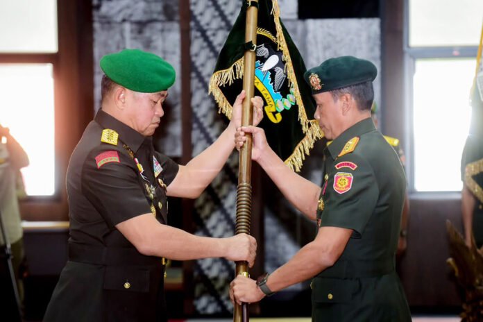 Kasad Jenderal TNI Maruli Simanjuntak Pimpin Alih Kodal Tiga Yonif ke Kostrad (Dok. TNI AD)