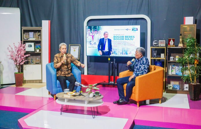 Wali Kota Bogor Dedie A. Rachim menjadi narasumber dalam talkshow interaktif Megaswara di Gedung UG Multimedia, Kota Bogor. (Dok. Pemkot Bogor) Wali Kota Bogor Dedie A. Rachim menjadi narasumber dalam talkshow interaktif Megaswara di Gedung UG Multimedia, Kota Bogor. (Dok. Pemkot Bogor)