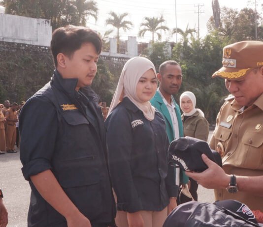 Ekspedisi Patriot Unpad Mulai Bertugas di Bomberay–Tomage, Siapkan Rekomendasi untuk Kawasan Transmigrasi Papua Barat Tim Ekspedisi Patriot Universitas Padjadjaran saat memulai kegiatan di kawasan transmigrasi Bomberay–Tomage, Kabupaten Fakfak, Papua Barat. (Dok. TEP Unpad)