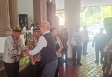 Revalidasi UNESCO Global Geopark Ijen Masuk Tahap Akhir, Asesor UNESCO Tinjau Kawah hingga Bondowoso Tim Asesor UNESCO dalam rangkaian revalidasi Ijen UNESCO Global Geopark di Kabupaten Bondowoso. Foto: Istimewa