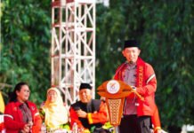 Muktamar XVI Tapak Suci Dibuka di Semarang, Kapolri dan Wali Kota Terima Gelar Anggota Kehormatan Pembukaan Muktamar XVI Tapak Suci Putera Muhammadiyah di Lapangan Pancasila, Simpang Lima, Semarang, Sabtu (8/8/2026). Foto: Polri