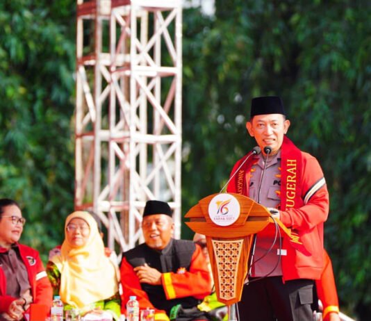 Muktamar XVI Tapak Suci Dibuka di Semarang, Kapolri dan Wali Kota Terima Gelar Anggota Kehormatan Pembukaan Muktamar XVI Tapak Suci Putera Muhammadiyah di Lapangan Pancasila, Simpang Lima, Semarang, Sabtu (8/8/2026). Foto: Polri