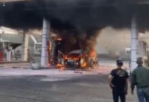 Mobil Espass Terbakar Saat Isi Pertalite, SPBU Cemplang Bogor Ikut Dilalap Api Mobil Espass terbakar saat mengisi BBM di SPBU Cemplang, Kota Bogor. Foto: Harnas.id