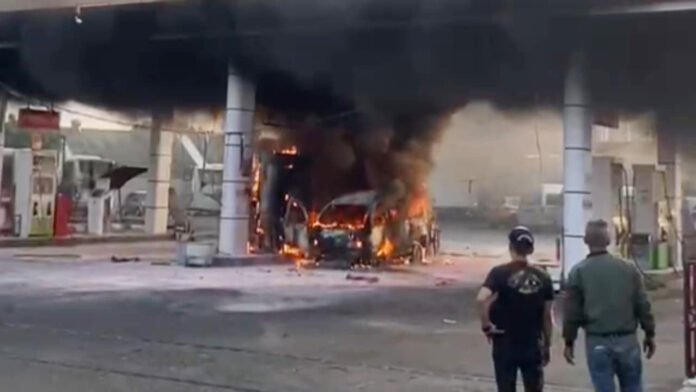 Mobil Espass terbakar saat mengisi BBM di SPBU Cemplang, Kota Bogor. Foto: Harnas.id
