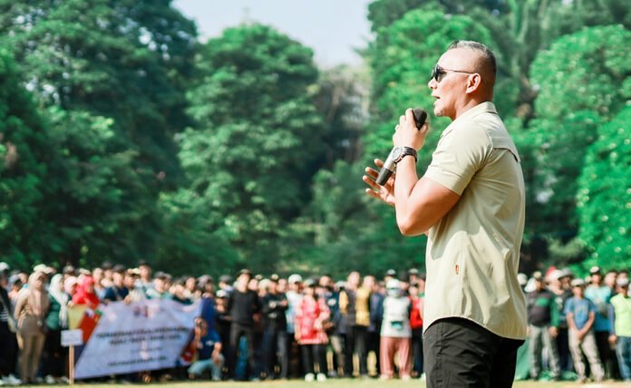 Wakil Wali Kota Bogor Jenal Mutaqin membuka program padat karya di Lapangan Heulang, Tanah Sareal. Foto: Pemkot Bogor Wakil Wali Kota Bogor Jenal Mutaqin membuka program padat karya di Lapangan Heulang, Tanah Sareal. Foto: Pemkot Bogor
