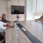 Ekonom Universitas Paramadina sekaligus Wakil Rektor Handi Risza Idris dalam sebuah diskusi bersama mahasiswa.  Foto: Harnas.id