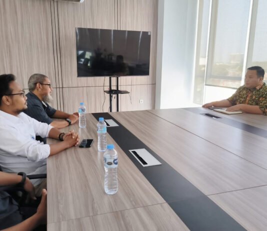 Independensi BI vs Arah Angin Politik, Handi Risza Soroti Masa Depan Bank Sentral Ekonom Universitas Paramadina sekaligus Wakil Rektor Handi Risza Idris dalam sebuah diskusi bersama mahasiswa. Foto: Harnas.id
