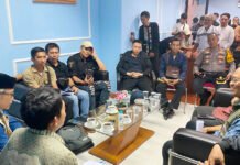 Pedagang Tanaman Hias Semeru Terancam Angkat Kaki, DPRD Bogor Cari Lokasi Pengganti Pedagang tanaman hias Jalan Semeru menyampaikan aspirasi terkait rencana pengosongan lokasi usaha kepada DPRD Kota Bogor. Foto: Harnas.id