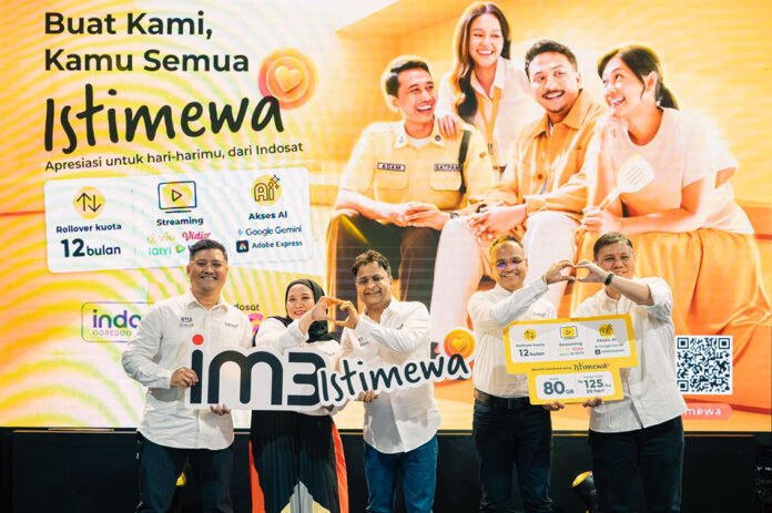 ki-ka: •⁠ ⁠Fahroni Arifin – SVP Head of National Brand IM3 •⁠ ⁠Emyranti Purnama - VP Head of National Brand Excellence IM3 •⁠ ⁠⁠Dheeraj Kumar - EVP Head of Mass Market Growth Indosat Ooredoo Hutchison •⁠ ⁠⁠Saurabh Tamrakar - SVP Head of Product and Pricing Indosat Ooredoo Hutchison •⁠ ⁠Nicholas Yulius Munandar – VP Head of Prepaid Product & Pricing Strategy Indosat Ooredoo Hutchison