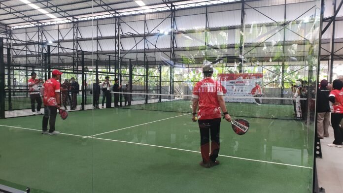 Padel Peserta Padel Championship 2026 bertanding dalam rangkaian Festival Merah Putih di Raket Hour, Kota Bogor. Foto: Harnas.id