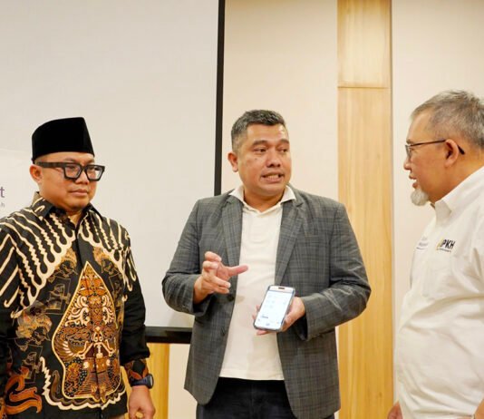 BPKH dan Bank Muamalat Bahas Layanan Haji Digital di Medan BPKH dan Bank Muamalat membahas pengembangan layanan haji dalam Synergy Roadshow 2026 di Medan. Foto: BPKH