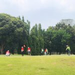 Peserta mengikuti pertandingan HWS Golf Series 2 di lapangan Jakarta Golf Club. Foto: Harnas.id/Utami Setio