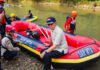 Bayu Zulkarnaen Belum Ditemukan, Dedie Rachim Dampingi Keluarga di Tengah Pencarian Sungai Cisadane Wali Kota Bogor Dedie A. Rachim meninjau proses pencarian Bayu Zulkarnaen di aliran Sungai Cisadane, Bogor. Foto: Pemkot Bogor