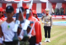 Kapolresta Balikpapan Masuk Seleksi Akhir Komandan Upacara HUT ke-81 RI di Istana Kapolresta Balikpapan Kombes Pol Jerrold Hendra Yosef Kumontoy mengikuti proses seleksi calon Komandan Upacara HUT ke-81 RI di Istana. Foto: Polri