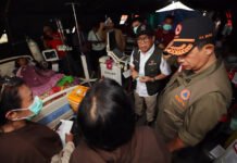 RSUD Manggarai Rusak Diguncang Gempa M7,7, BNPB Siapkan Rumah Sakit Lapangan Kondisi RSUD Manggarai setelah terdampak gempa bumi M7,7 di Flores, Nusa Tenggara Timur. Foto: BNPB