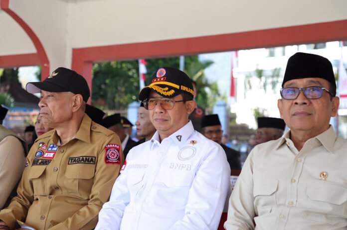 Pemerintah dan BNPB meninjau penanganan dampak gempa bumi di wilayah Flores, Nusa Tenggara Timur. Foto: BNPB