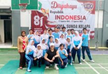 SMA Sunda Kelapa Kenalkan Pilates kepada Siswa, Jadi Alternatif Olahraga untuk Jaga Kebugaran dan Postur Tubuh Siswa SMA Sunda Kelapa bersama instruktur Rangka Studio usai mengikuti sesi pengenalan pilates. Foto: Harnas.id/Us