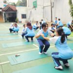 Siswa mengikuti gerakan pilates untuk melatih kekuatan core dan menjaga postur tubuh. Foto: Harnas.id/Us