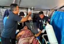 Tenaga Kesehatan Polda NTT Bantu Persalinan Korban Gempa di Tenda Pengungsian