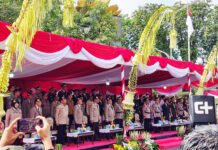 Kapolri Pimpin Upacara Hari Juang Polri di Surabaya, Napak Tilas Polisi Istimewa 21 Agustus 1945 Kapolri Listyo Sigit Pimpin Upacara Hari Juang Polri di Monumen Perjuangan Polri Surabaya. Foto: Polri