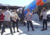 Bantuan Kapolri Mendarat di Labuan Bajo, Logistik untuk Korban Gempa Flores Segera Disalurkan Bantuan Logistik Kapolri Tiba di Bandara Komodo, Labuan Bajo. Foto: Polri