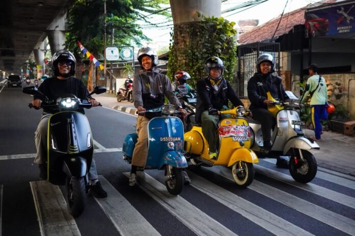 BK Scooter Indonesia (BKSI) turut meramaikan JAM60NAS #2 bersama komunitas Vespa dan scooterist dari berbagai daerah di Jakarta. Foto: Harnas.id
