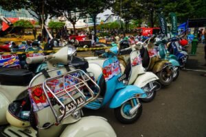 Deretan Vespa klasik menghiasi Museum Satria Mandala saat JAM60NAS #2 digelar di Jakarta. Foto: Harnas.id