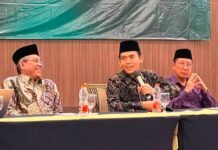 Muktamar ke-35 NU Siap Digelar, Materi dan Tata Tertib Tuntas Disiapkan Pimpinan Tim Materi Organisasi Muktamar ke-35 NU Prof Asrorun Niam Sholeh menyampaikan persiapan materi, jadwal, dan tata tertib Muktamar ke-35 NU yang akan digelar di Tambakberas, Jombang, Jawa Timur. Foto: Harnas.id